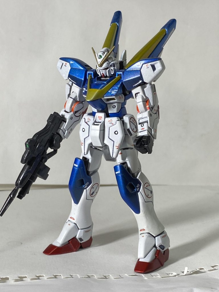 十数年ぶりに再開したガンプラで初の全塗装を試みたキットでした。当時は制作過程を残していなかったので完成品での掲載となります。