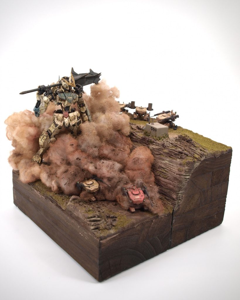 全体像バルバトス右向きだとこんな感じ。あえてバルバトスに動きは付けずに足元のモビルワーカー隊に動きを出してもらってます。初代流星号に注目です。