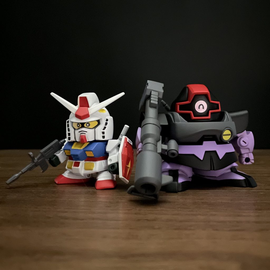 以前作成したガンダムと。他のMSもニッコリ目で作りたくなりました。