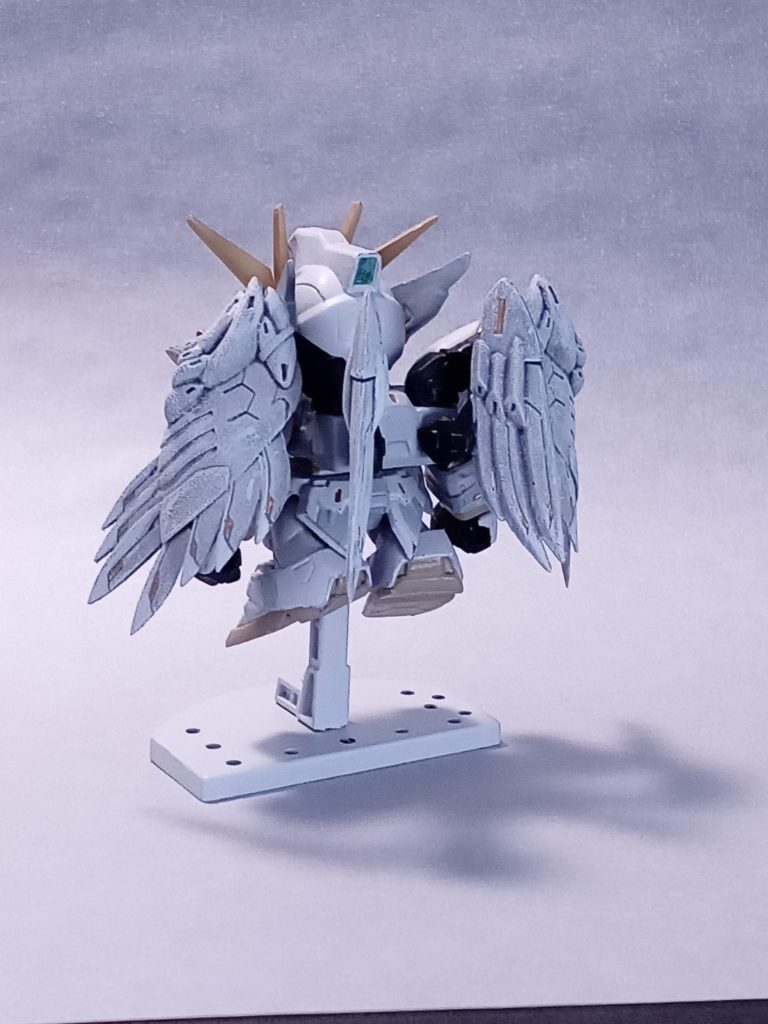 基本シタデルで筆塗りです。羽だけシェードからドライブラシで3色つけましたが、あまりうまくいきませんでした。