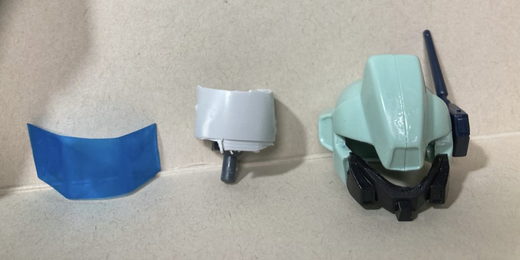 頭は、創傑伝部隊兵のジェガンフェイスとBB戦士のヘルメットを合わせてます。バイザーはクリア化してモノアイがチラ見えするようにしています。