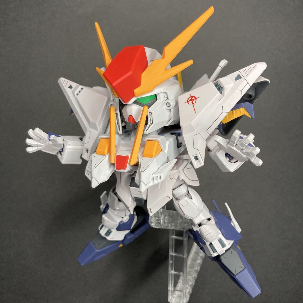 SDクスィーガンダムSD CS クロスボーンガンダムSD CS シルエットブースターを使い作成しました。