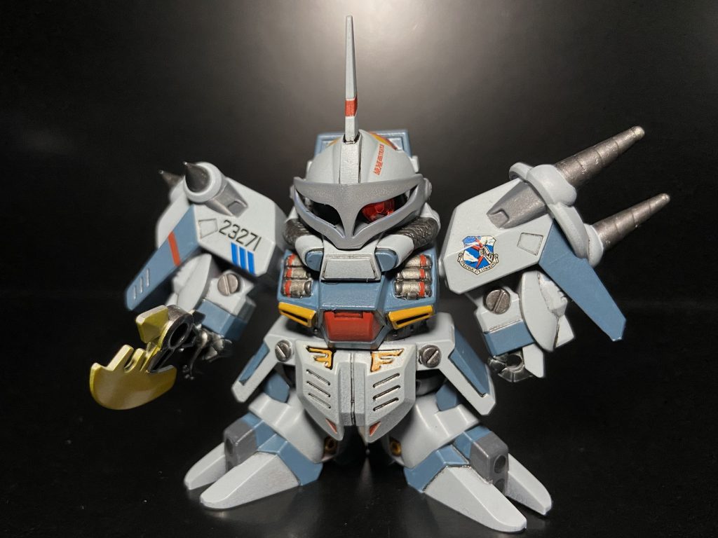 ベースカラーはライトゴーストグレイ（缶スプレー）に他はエナメル筆塗りにしてみました。ザッパー色替えしてる作品って見ないのでやってたのですが、エアモデル系のカラーとマーキングでイメージをまとめてみたらうまいこといきました^ ^白グレー系ザクで、ザクIIIでもなくシンマツナガでもなくするには色々頭捻りました。笑