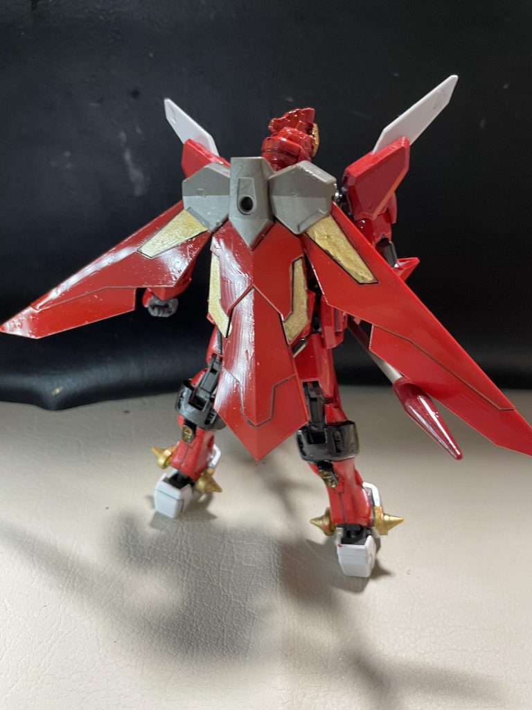 後ろ姿マント展開時です。