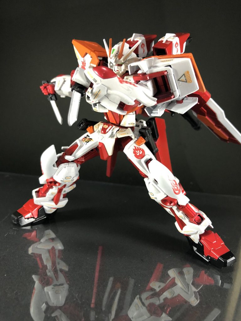 アーマーシュナイダー持たせるとこんな感じですやっぱりストライクといえばこの武装ですよねEGもシールドとライフルつけるよりかはこっちつけて欲しかったです