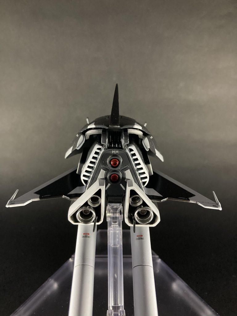 ラジエーター的なものとメッシュワイヤーを仕込みました！