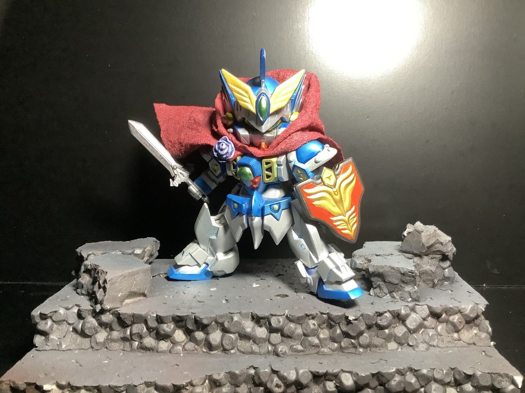 基本的には元キット＋CSフレームで、伸びた部分については旧HGのゼロEWのパーツを被せてます。武器のバランスは原作のものは少し大ぶり感じてましたのでそのまま、剣はシャープに、盾は厚みを増したのみです。