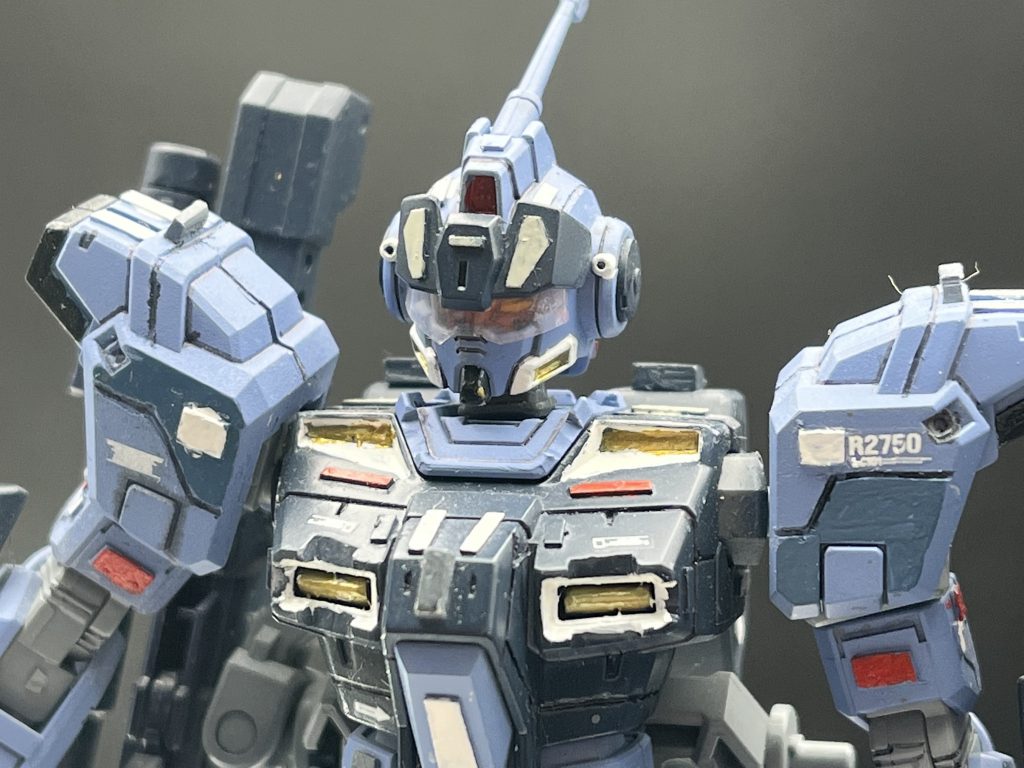 胴体拡大ー。バイザーはクリアに変更してますー。