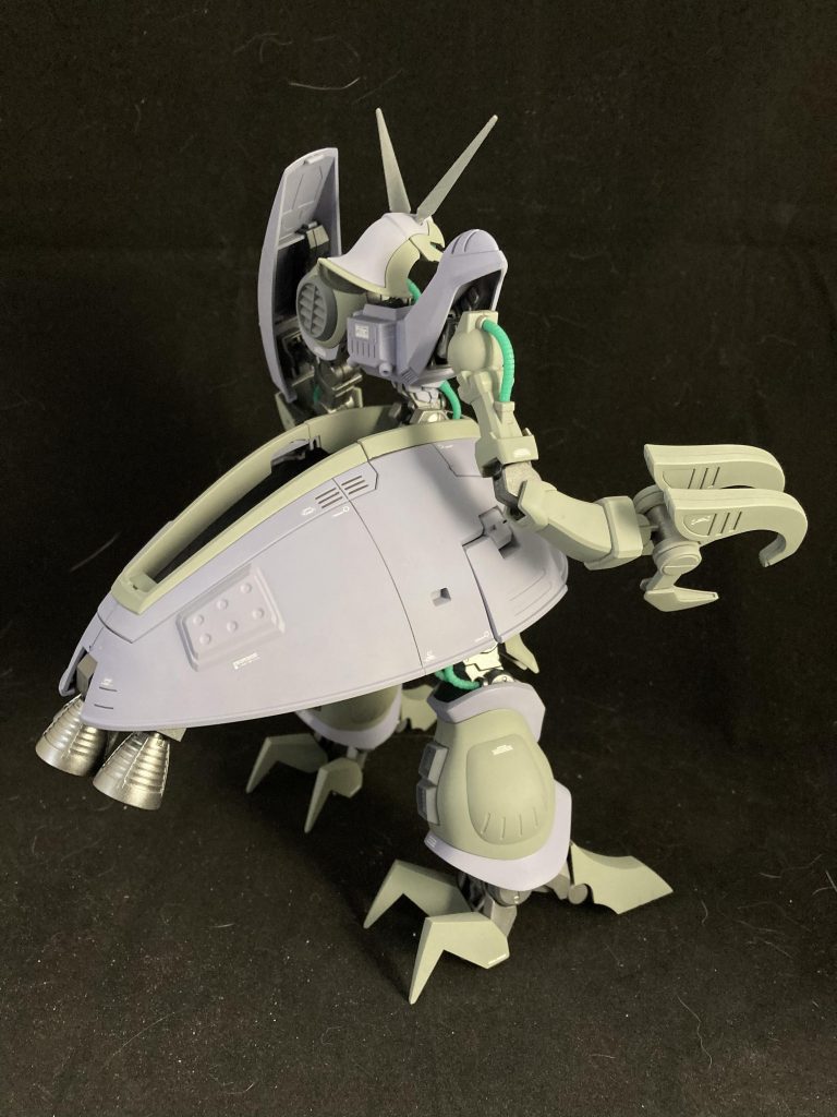 コクピットは胴体なのか？変形のGでパイロット死にそう？！だから強化人間必要なのか？！笑