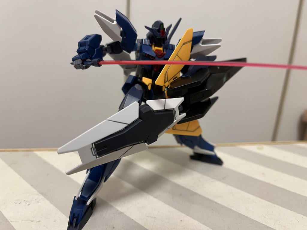 コアディフェンサーにはアースリィのシールドを取り付けることも出来るので、ガーカスばりの巨大シールドにもなりますよw