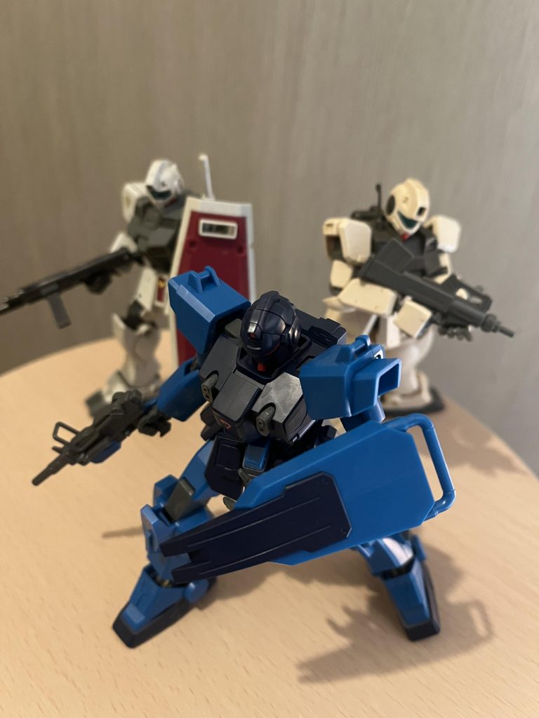 出演者、連邦サイド。ブルーだけ比較的新しめですかね。