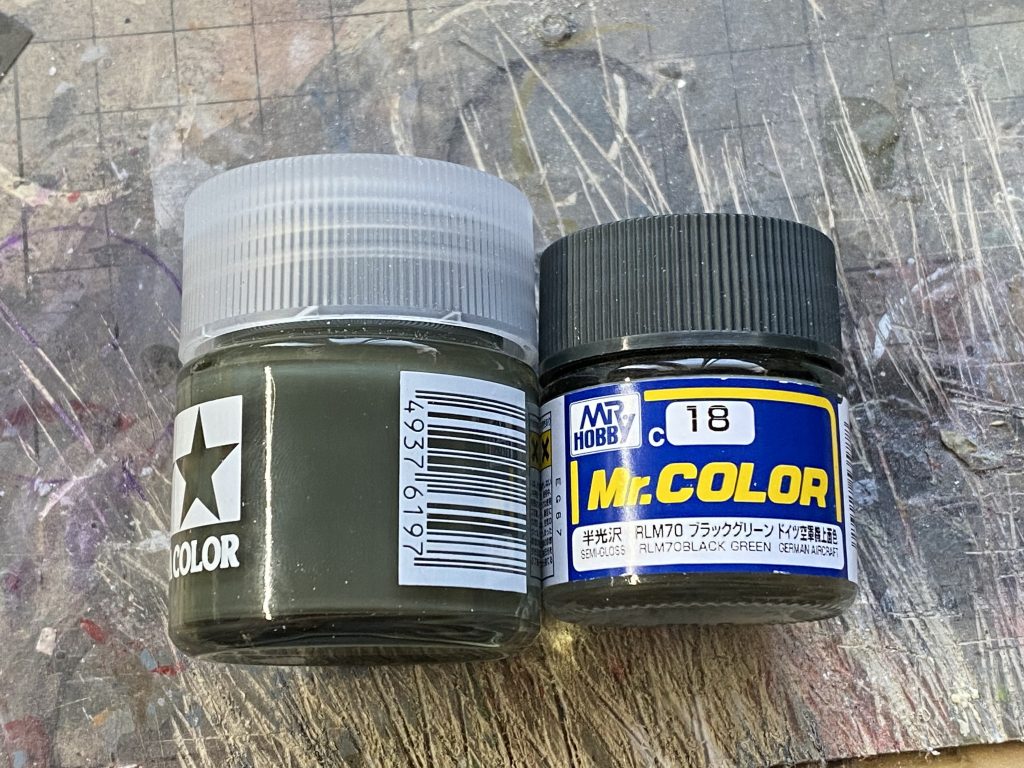 〝もうひとつ〟のボディカラーは、「ブラックグリーン」を使用。