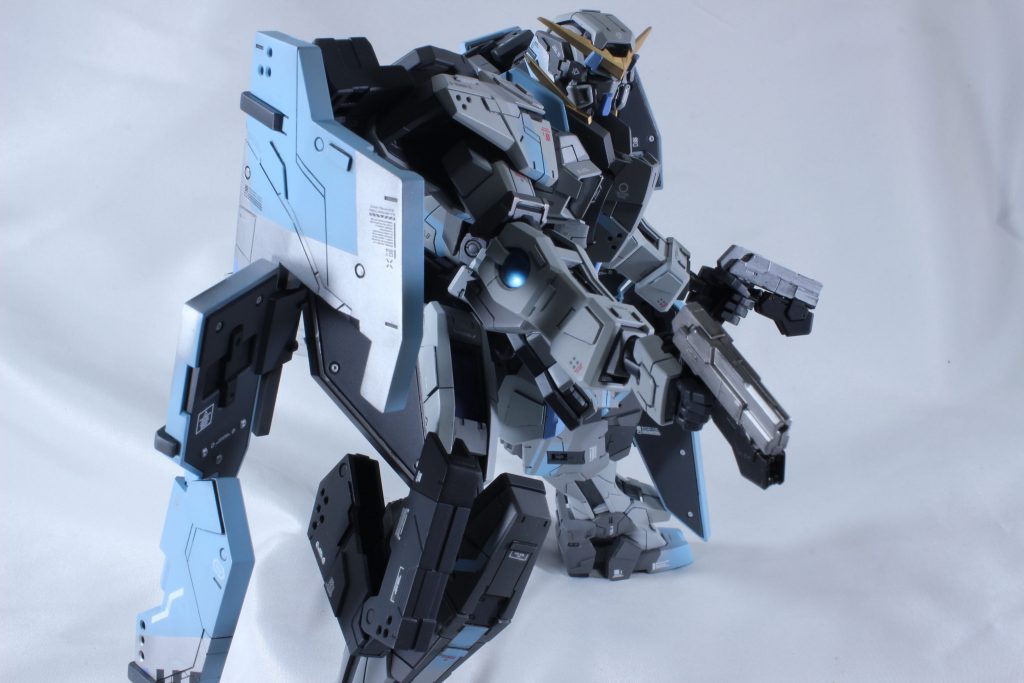 単体での写真を忘れてましたが、ハンドガンのスライド部分のみ塗ってから削ってヘアライン仕上げに。