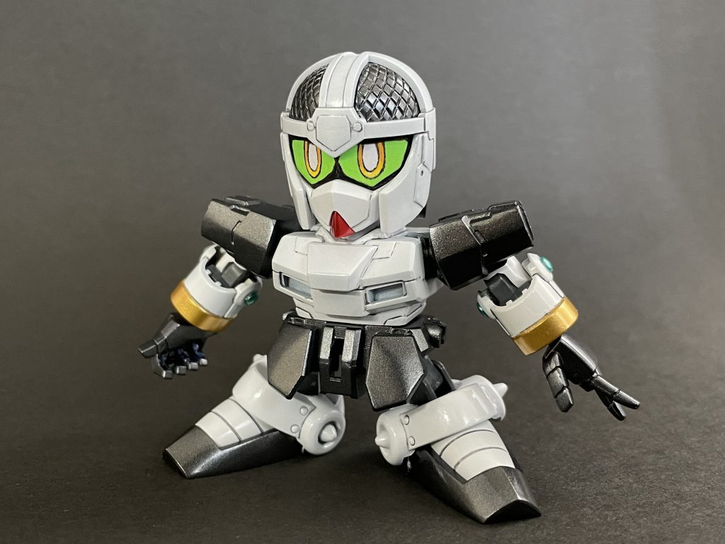 軽装モード。今回はSDっぽく等身を低くするため胴を詰めて脚はジョイントで置き換えました。