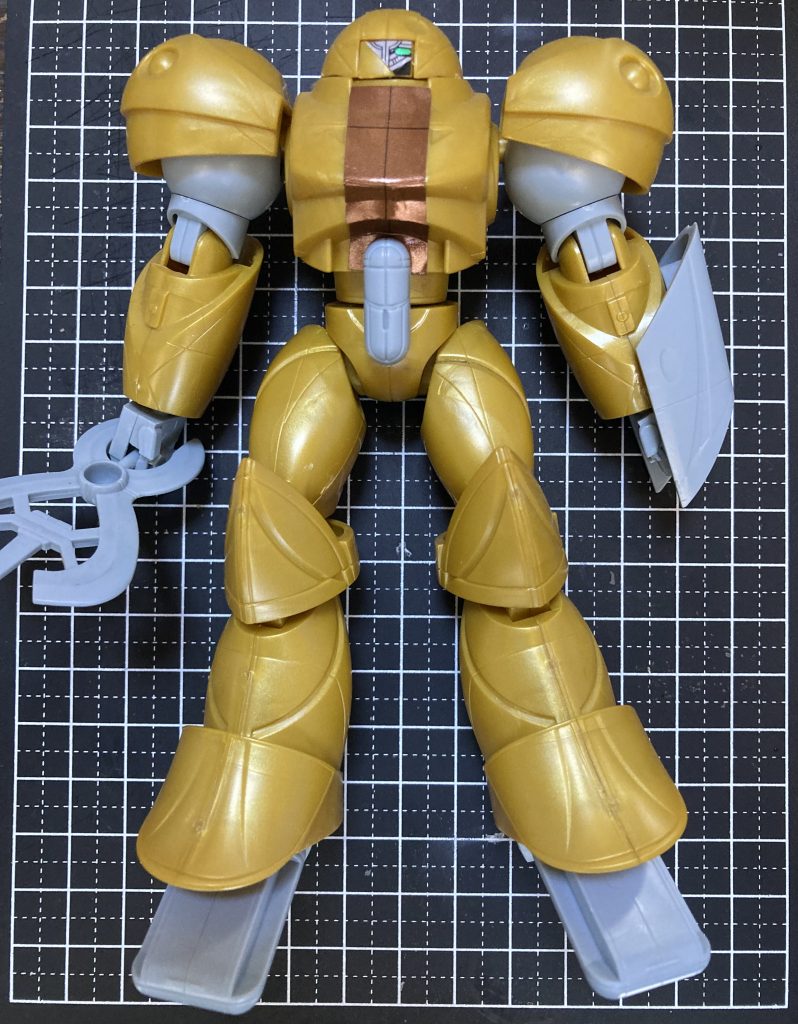 オモチャ感たっぷりの素組み状態。更にメチャクチャ軽い！パーツも少なめなんでスッカスカな感じでした。旧キットあるあるですね。