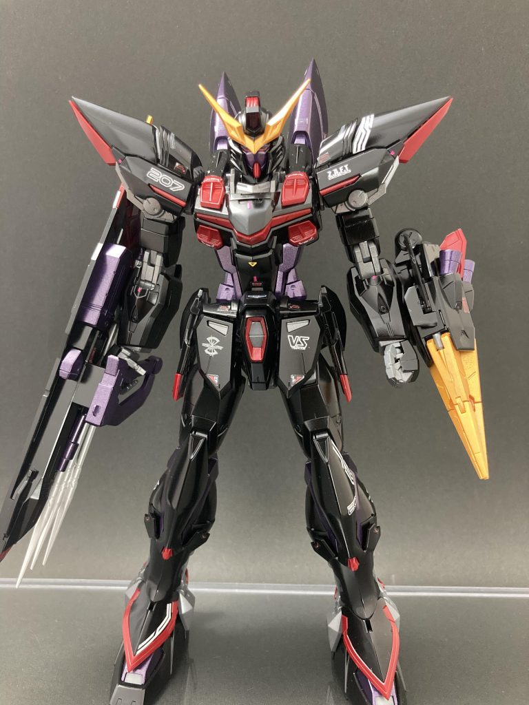 フェイズシフト装甲はテカテカしたイメージがありますので、SEED系は光沢仕上げです。