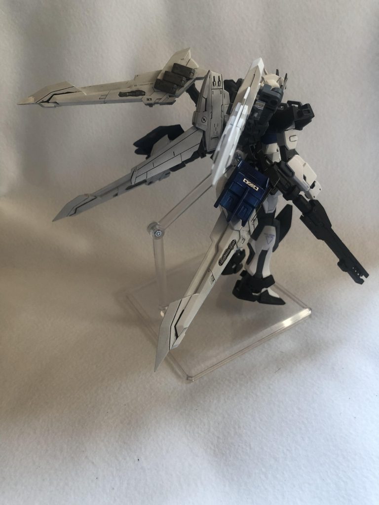 オリジナルのストライカーパックを装備することにより、高い飛行能力を持たせている。また空中でのドッグファイトを想定し、フレアを発射できるようになっている。