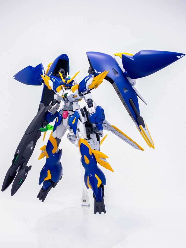 コア0ガンダムがピスケスアーマーとドッキングした水中特化仕様。水中用センサーの頭部ユニット、背中の2対の大型バインダー、四肢に装備されたGNスケイルなどで構成される。