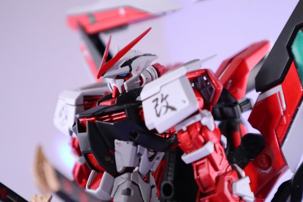 センサー類はメタリックグリーンの下に蛍光ブルーグリーンを塗ってるのでブラックライトに反応します。ガッツリ照らすと青くなってしまうので気持ち外し気味に照らすとベスト。他のフォームも出来ますが塗膜剥がれるのでもう無理。申し訳ない。以下制作!!