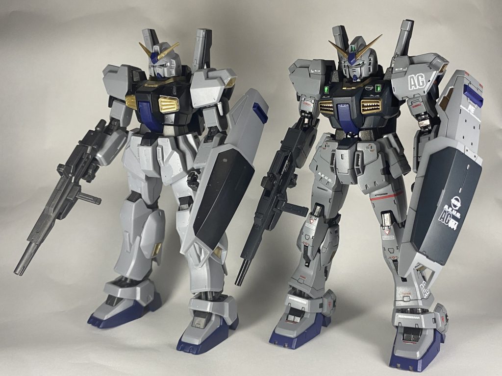 HGガンダムMk-Ⅱ(リバイブver)と比較。カラーリングは少し濃い目にしてみました。以上RGガンダムMk-Ⅱ(リアルタイプカラー)でした。元キットが完成度高いのでいつか作りたいと思ってた所にHGでリアルタイプカラーが出るとのことで、RGで作ってみました。7月上旬に完成したので約8ヶ月前の作品ですが、今でもお気に入りの機体です。