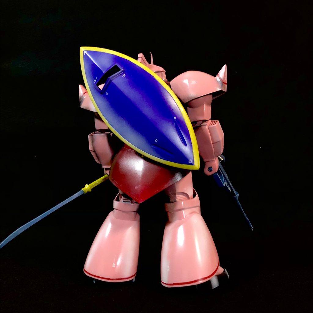 うしろ型式 YMS-14 ゲルググ全長16.5m重量73.3ｔ材質 超硬スチール鋼ゲルググ専用ビームライフル、ビームナギナタ、ラウンジ大型シールド等を装備