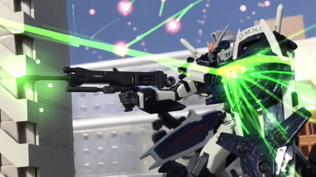 シールドはパイロットの意見を反映して製造された試作品。ビームへの耐久性が向上しただけでなく、スティレットの様な貫通兵装にも対応すべく複合装甲となっている。