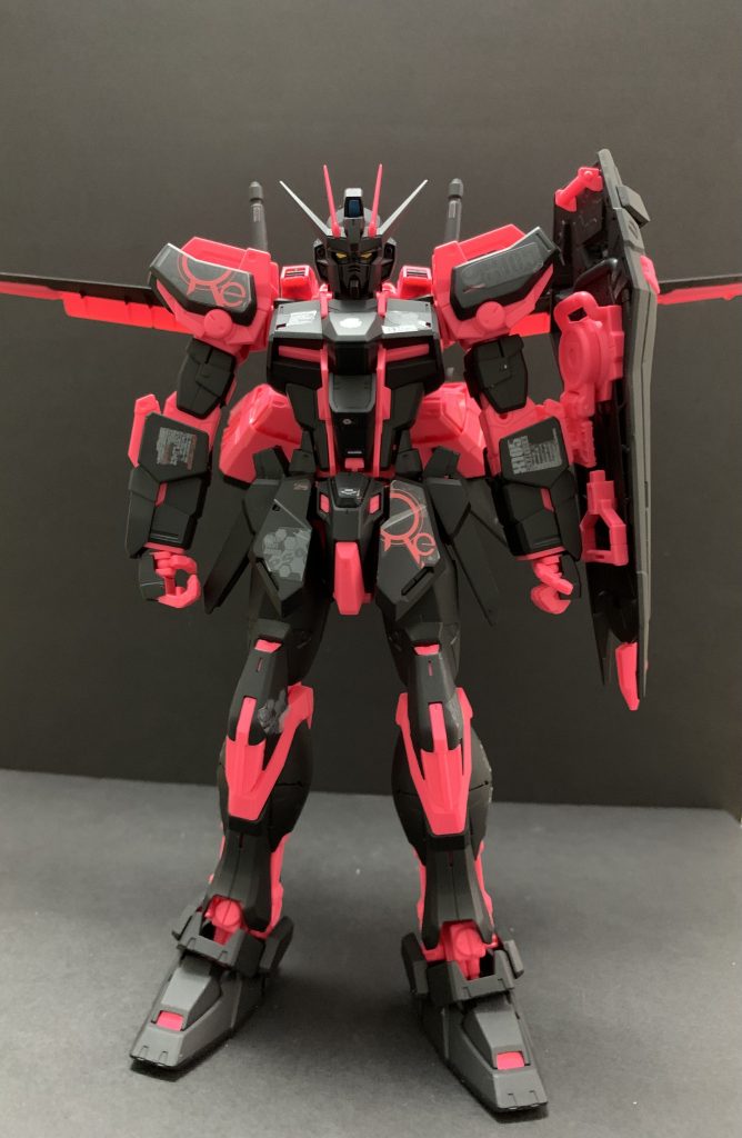 UCモノしか作らない自分からすると、物凄く新鮮でした。たまには他の作品のガンプラもありかも…と思わされました。 顔もイケメン。スタイルも凄くシュッとしてますね。エールストライカーも存在感があって素敵です。 最後までご覧頂き、ありがとうございます^ ^。