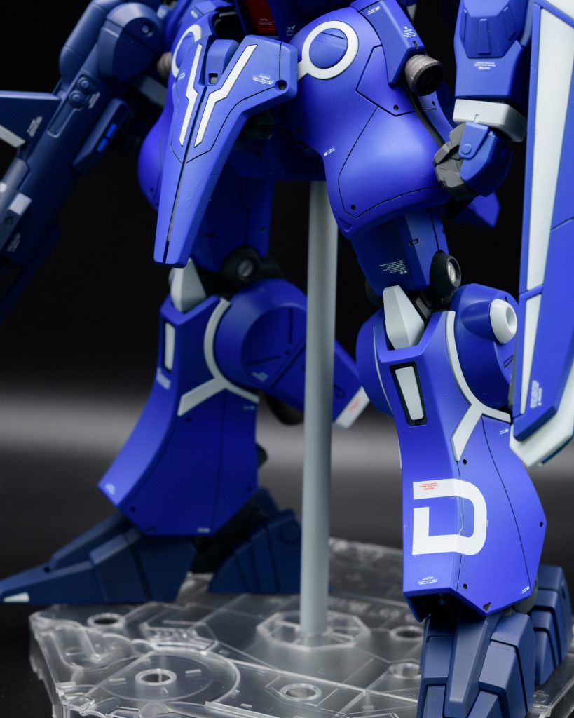 足にもちょっとだけディテールアップしています。