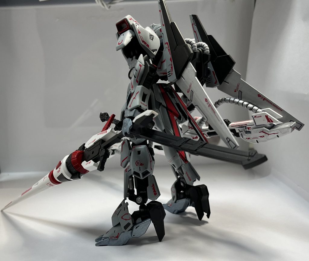 背面　バックパックはそのまんまでかいランスは中華製