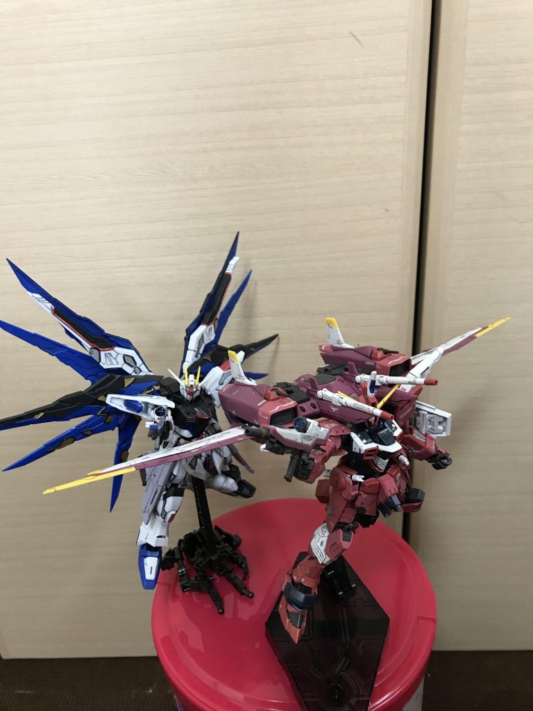 風誘う木陰に俯せて泣いてる見も知らぬ私を私が見ていた逝く人の調べを奏でる※ギターラ来ぬ人の嘆きに星は落ちて※ギターラは楽器の一つ別名ポルトガルギター