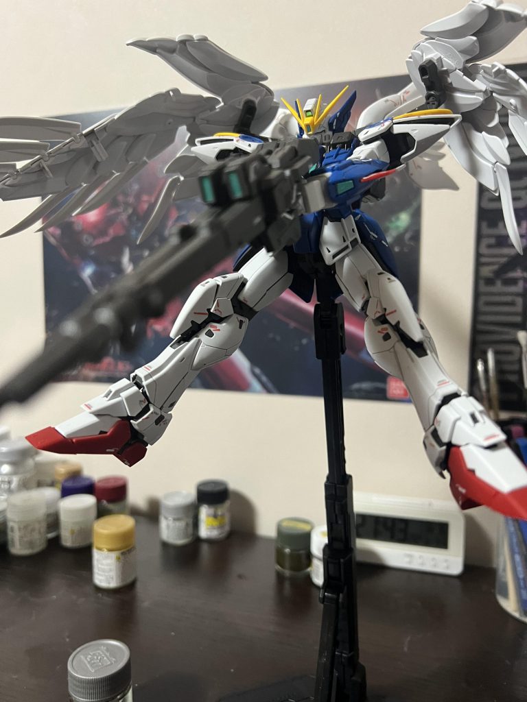 ツインバスターライフルを構えて。