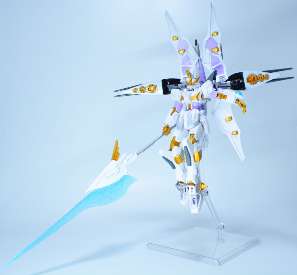 アクティブクローク展開。このガンプラ最初はそこまで好きではなかったのですが、組み立てると大好きになりました笑