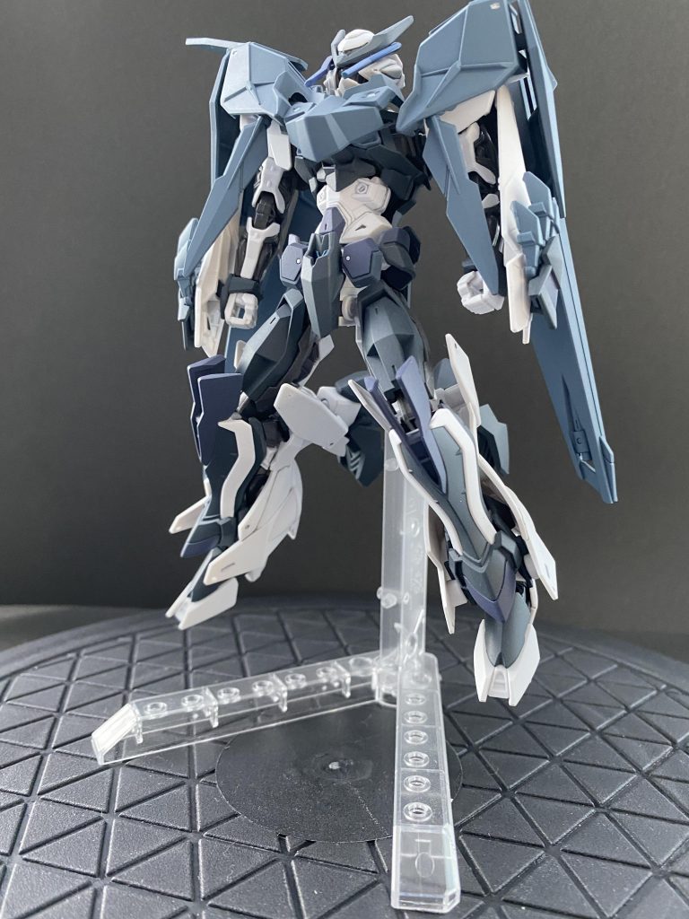 足元のボリューム感、ゴテゴテしてる感じが特に良いです！！