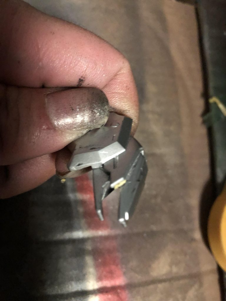 肩の形が独特で私の技術ではマスキングが出来なかった