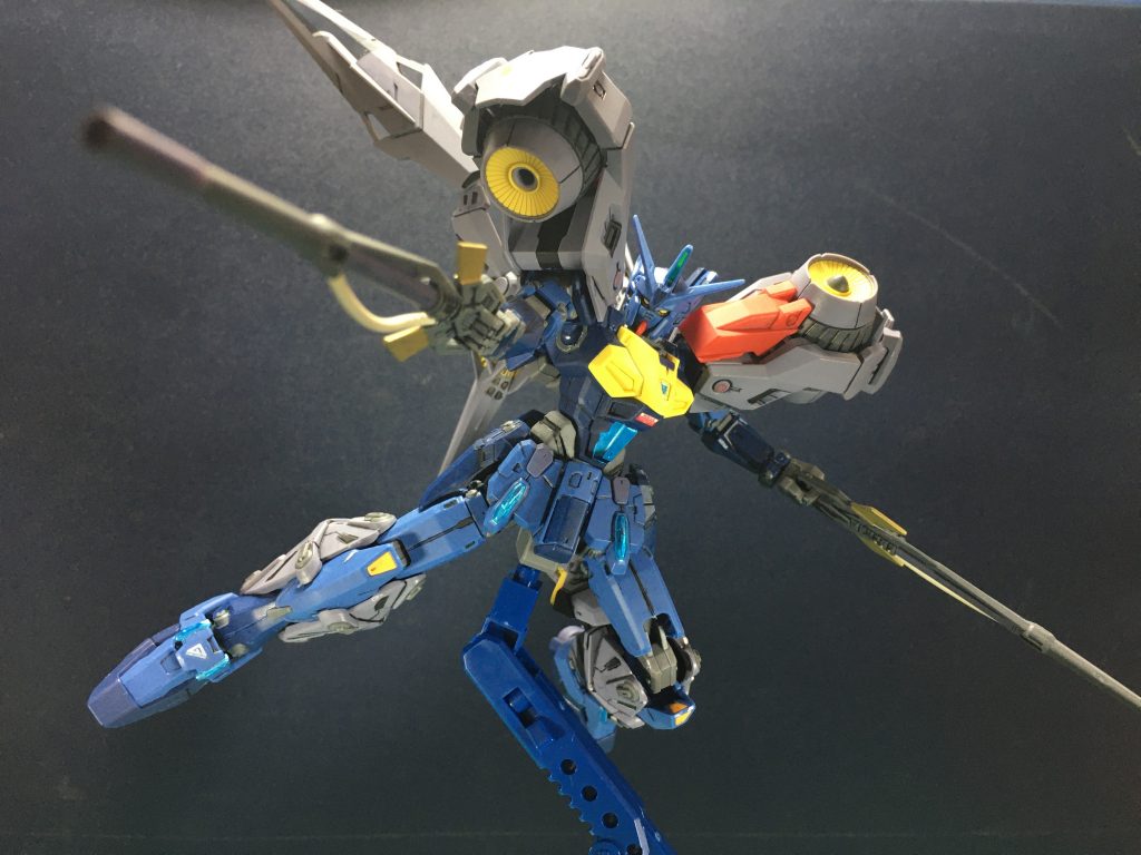 　高機動ユニット装備で。本体はジェミナス01の色変えにすぎないので問題なく装着可能です。