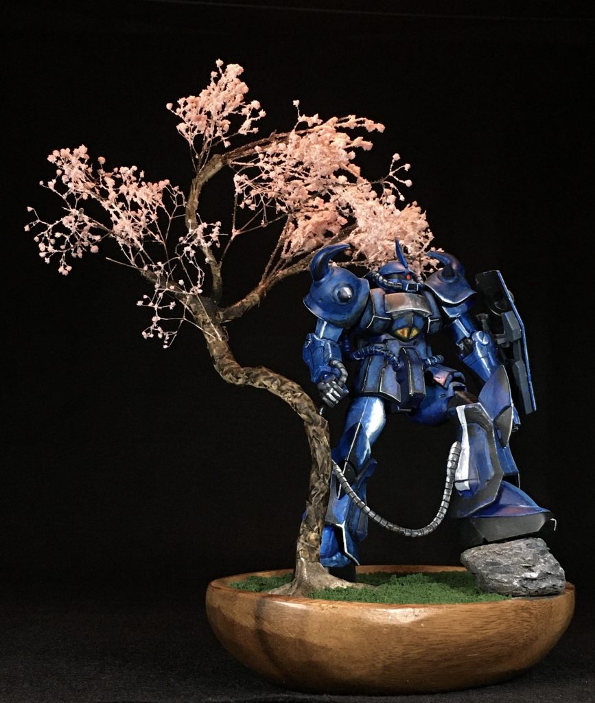 別角度で。土台は百均の木のお皿を使い、桜の幹は針金を使いました。