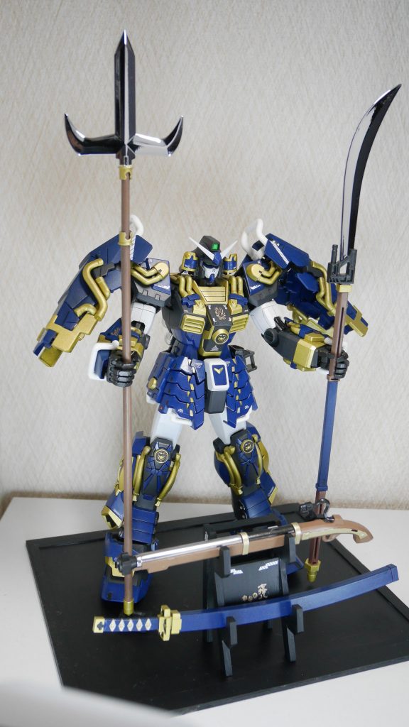 今回は筋彫りの追加や改造はせず、キットの既存モールドの彫り直しと表面の引け処理のみで、後は塗り分けで作成しました。かなり大変でしたがすごくカッコ良くできたと思います。今年こそ子供の日に間に合うようにと思い早めに作成に取り掛かりましたが、だいぶ早すぎました(笑)でも長男がすげーかっこいいって喜んでくれたので大満足です^ ^