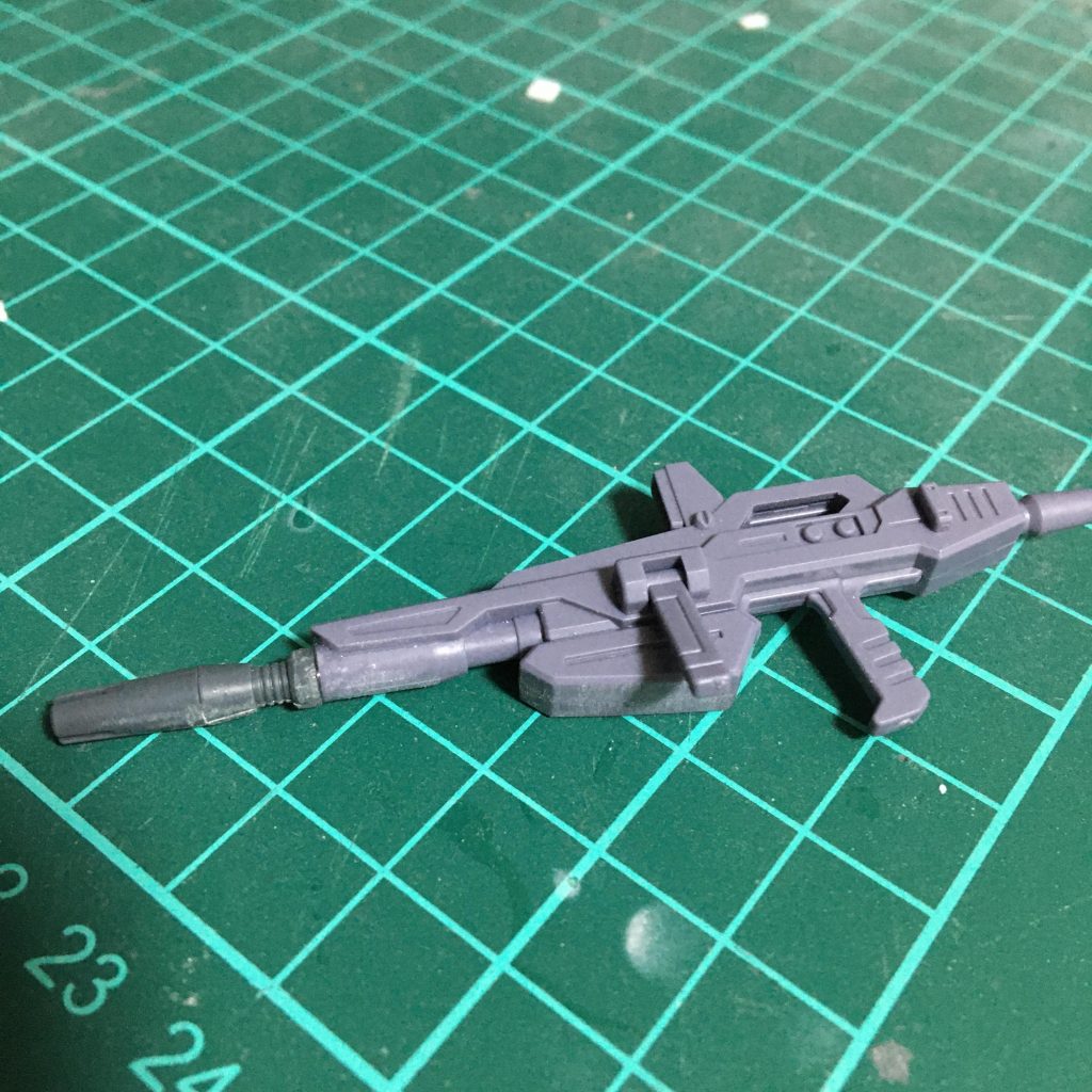 ビームライフルはキットのままだと若干違いがあったので、revive版ガンダムのビームライフルの銃口を拝借しましたw