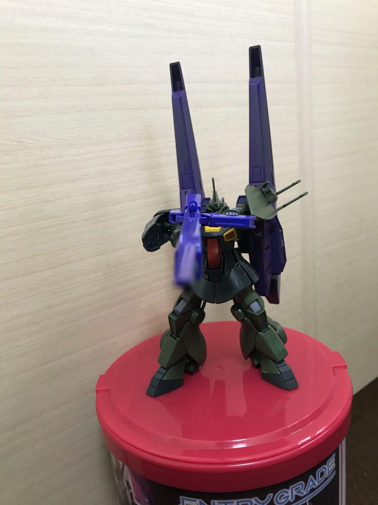 メガランチャーを持てるように持ち手を改造。遠距離からの援護射撃が基本戦法