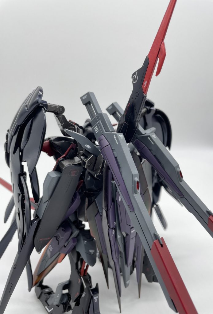 ルプスレクスのテイルブレードをスタビライザーっぽく取り付けました。サテライトキャノンとGNビットは流石に盛りすぎた