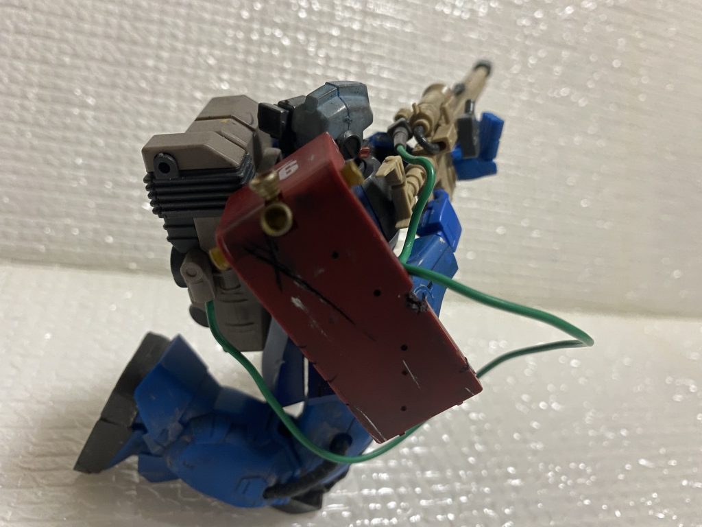 サイコザクの肩にはダメージを加えました