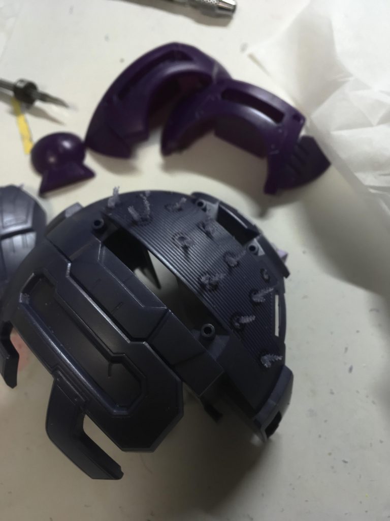 穴あき中です〜。100個以上開けました。