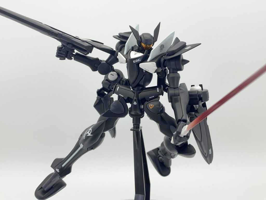 サーベルは白一色だったのでクリアレッドで適当グラデーション