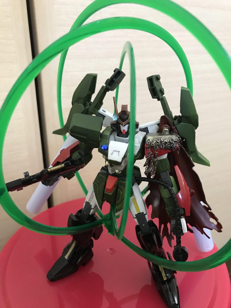 ヴォアチュール・リュミエール展開(以降VL)近づく機体は体に纏った余剰ビームエネルギーによって分解されてしまう。通常のスターゲイザーと違い縦型の刃を形成する