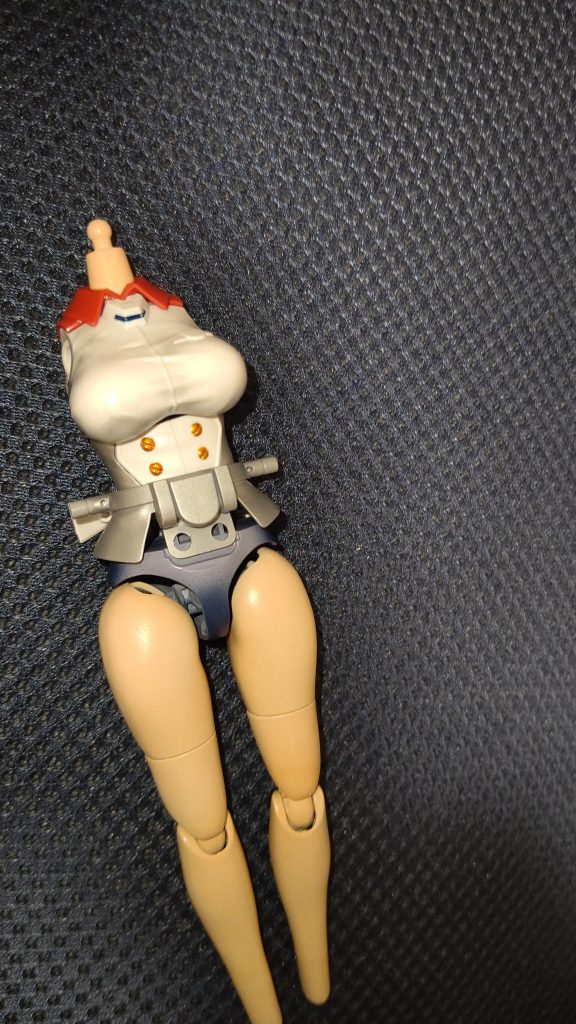 ■塗装レシピ衣服下地:Mrホワイトサーフェイサー1000白:サフまんま→Mrカラー8シルバーで影グレー:Mrカラー8シルバー赤:銀下地→Mrカラー79シャインレッドトップコート:Mrスーパークリアーつや消し肌下地:サーフェイサーEvoフレッシュベース:ラスキウス01ホワイトピーチ→ラスキウス04クリアーペールオレンジで影トップコート:ラスキウス09スムースパールコート髪下地:Mrホワイトサーフェイサー1000ハイライト:ラスキウスAura105ライラックメイン:ライラック+ガンダムカラー17ティターンズブルー2インナー:ティターンズブルー2瞳白目→黒目までラッカー、あとはタミヤX-3ロイヤルブルー、XF-1フラットブラック、X-2ホワイトで筆塗り→クリアーを4回ぐらいタイツ:クリアブラックとスムースパールコートを混ぜて薄吹きを重ね靴:Exブラック→光沢クリアー帽子白は服と同じ仕上げ、ツバは半ツヤ部分塗装ゴールド部スターブライトゴールド