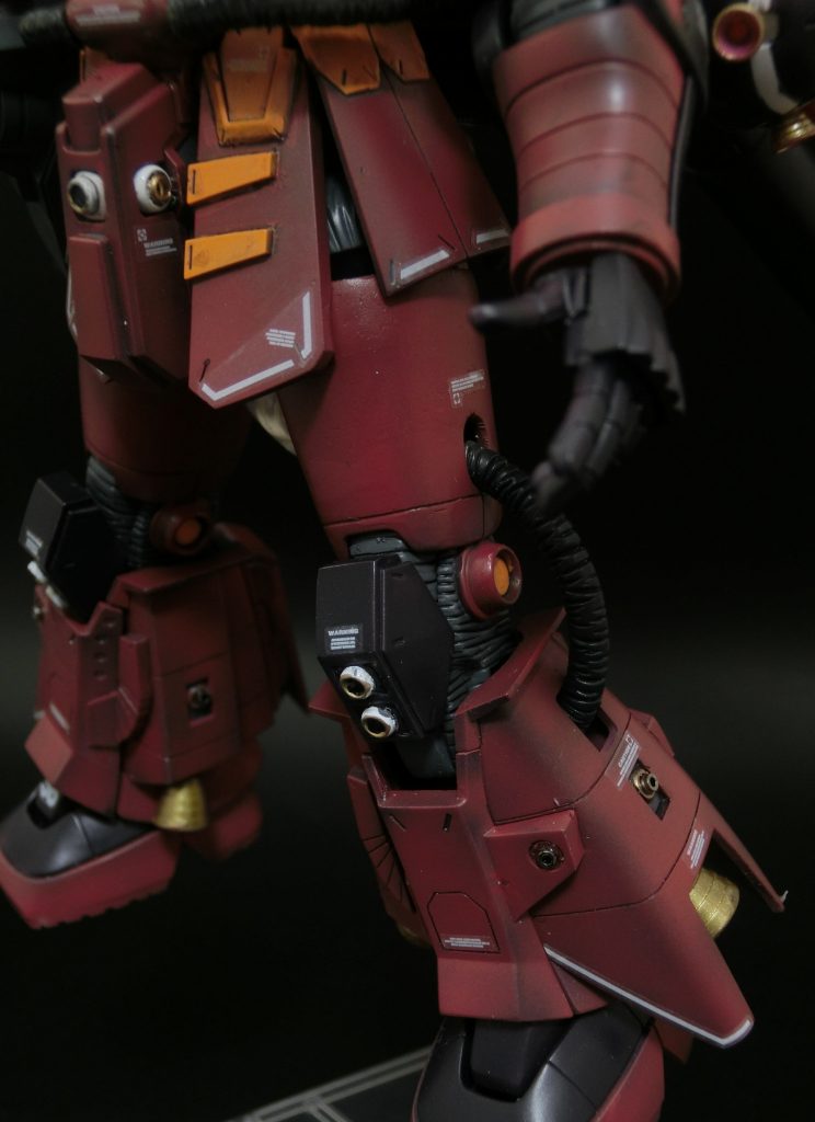 膝部分のバーニアも自作です。 