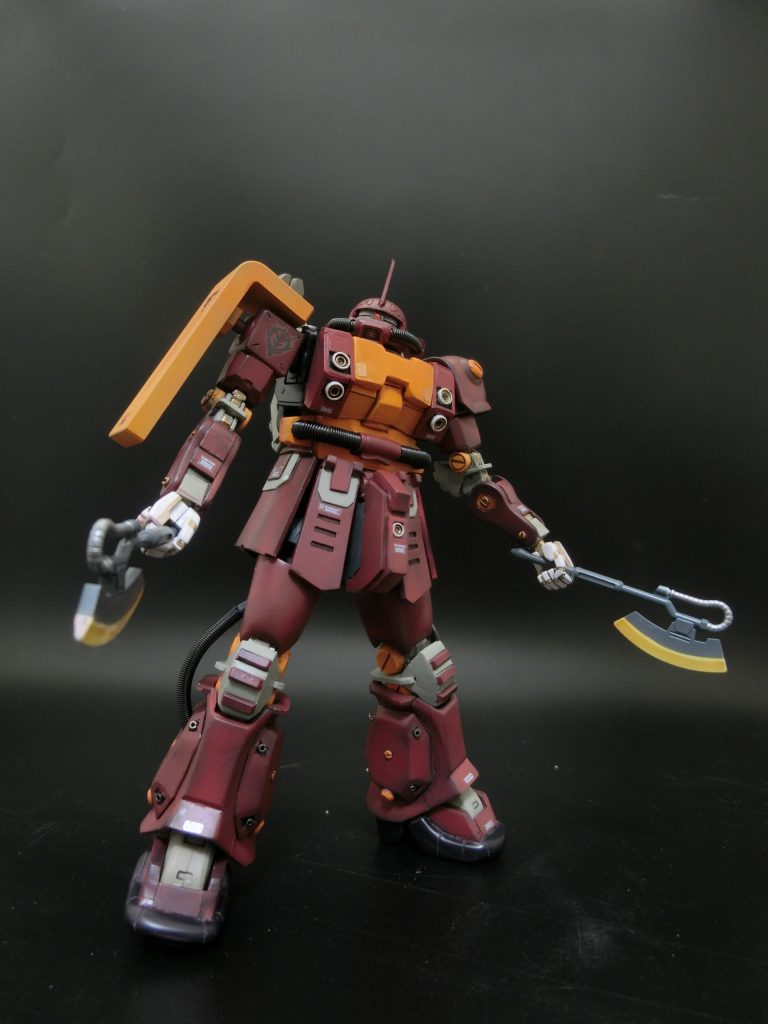 サイコザクとサイコザクマークIIはパッと見あまり変わらないように見えますが、全然違ってまして、頭と胸部だけ、サイコザクを流用してます。