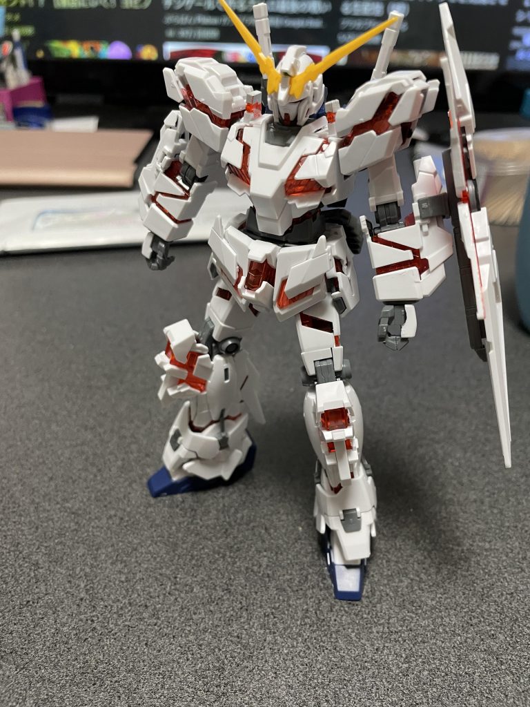 部分塗装とデカール墨入れトップコートで仕上げたのですが、素組とあんまり印象かわってない気がする(~_~;)