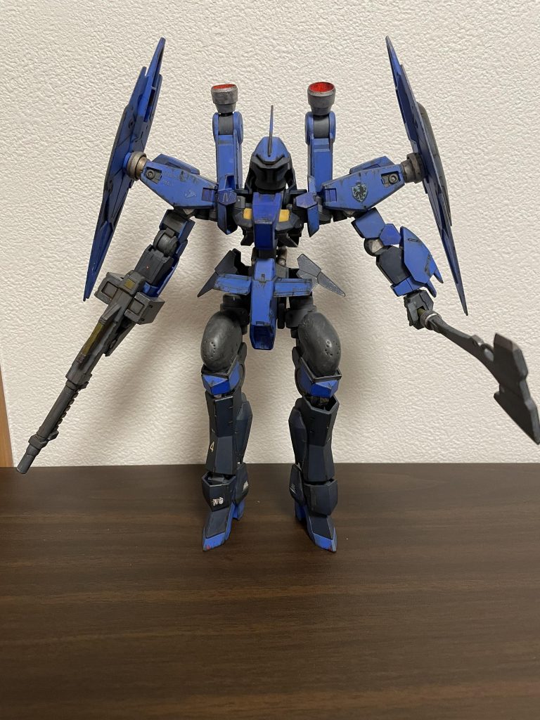 この肩アーマーが外れてファンネルとかユニコーンのシールドビットみたいになったらかっこいいなぁと思い、楽しみました☺️ご鑑賞ありがとうございました。