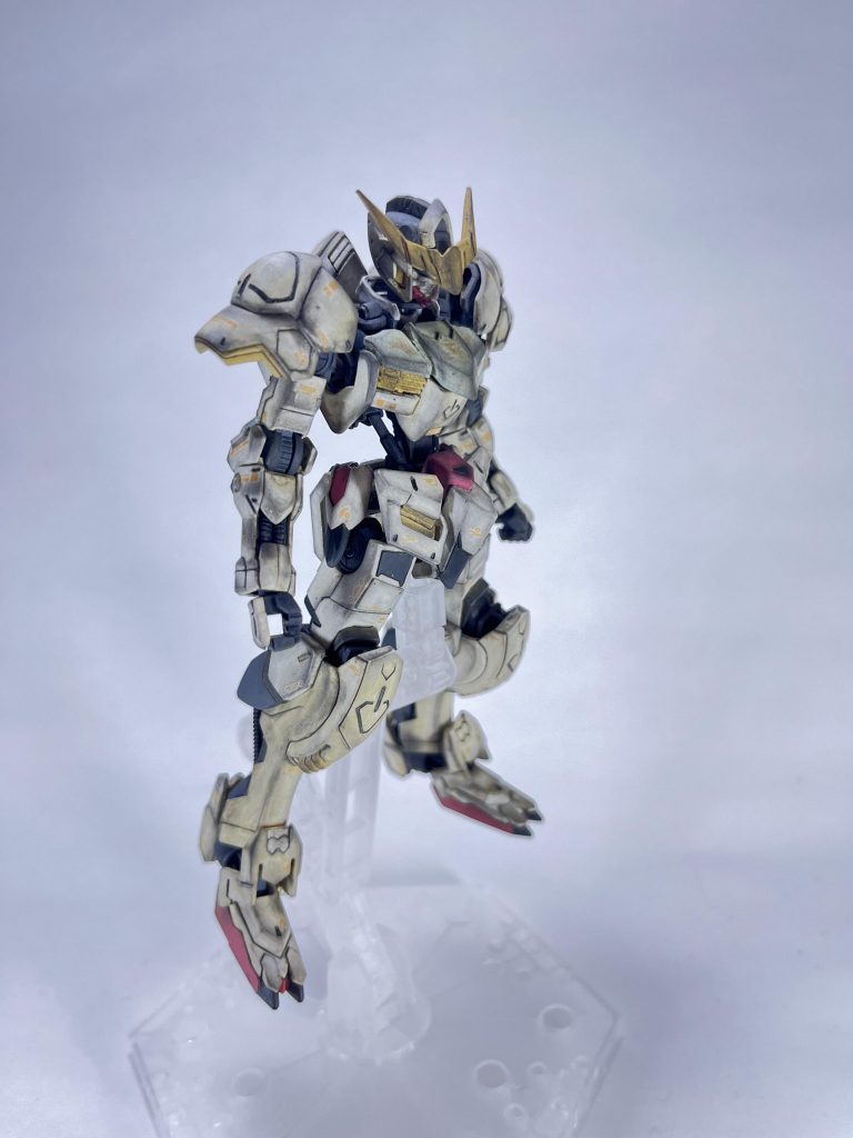 機体の方のコンセプトは、「基本工作をちゃんとやる!」でした。前作のザクレンジャーたちもそうですが、ついつい魔改造方面に行ってしまうことが多くて、それ自体は好きでやってるのでいいんですが、改造に気持ちがいってしまい、基本的なことが疎かになっている気がして、一度立ち戻ってみることにしました。